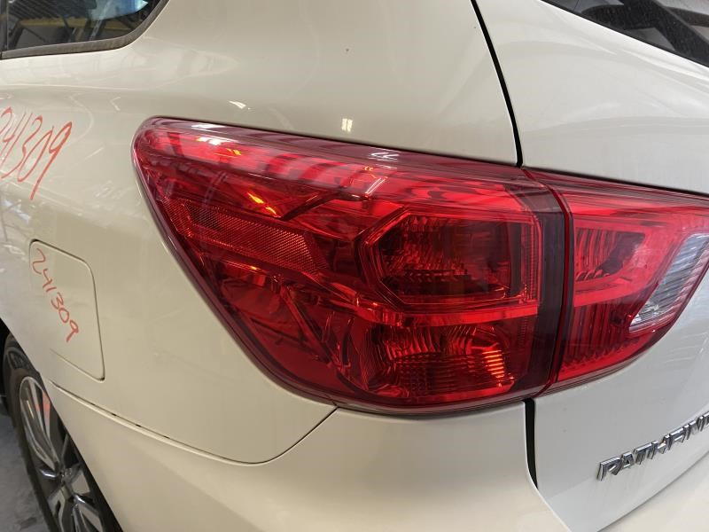 Vehicle/112520_10.jpg