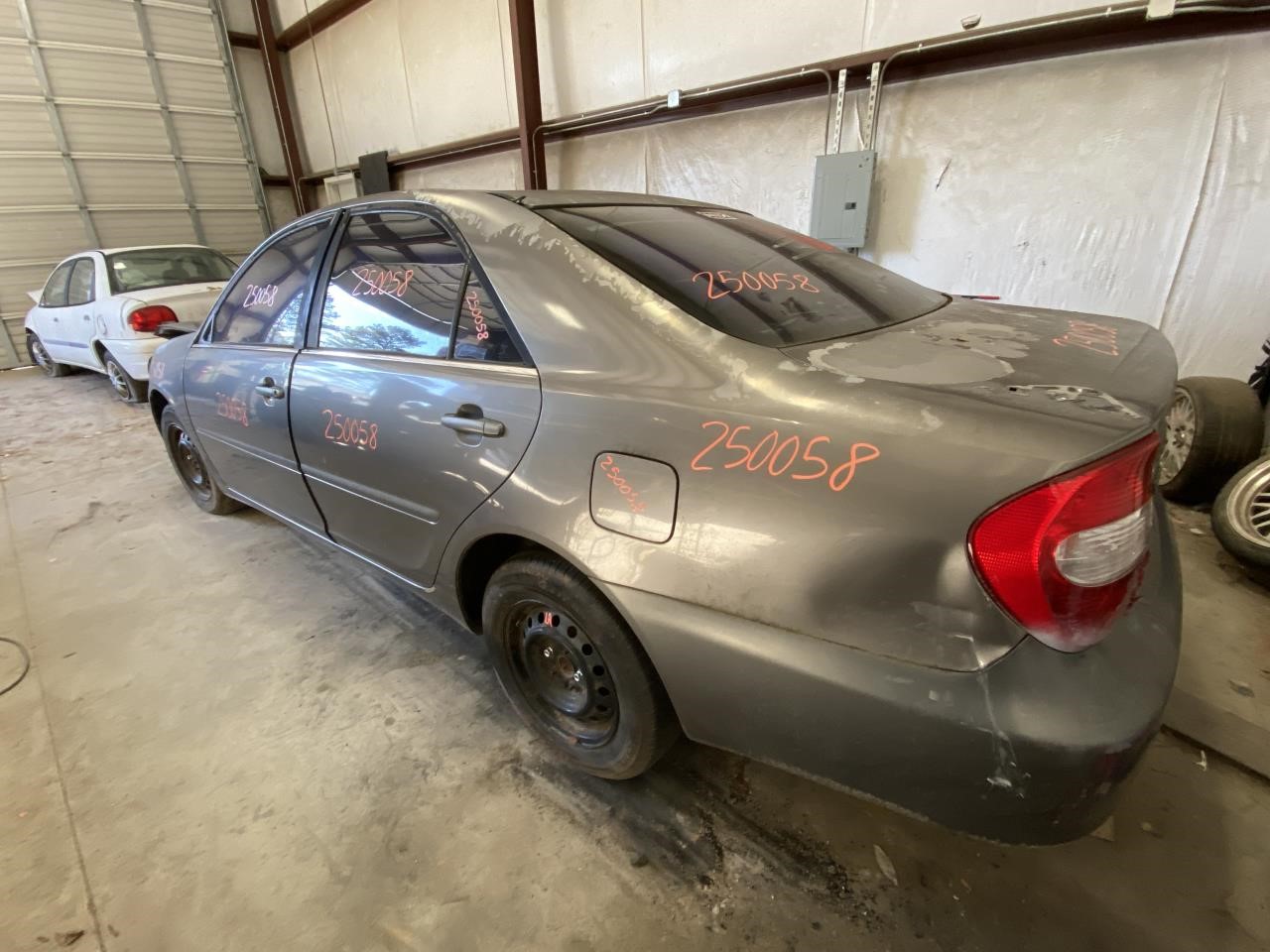 Vehicle/114705_11.jpg