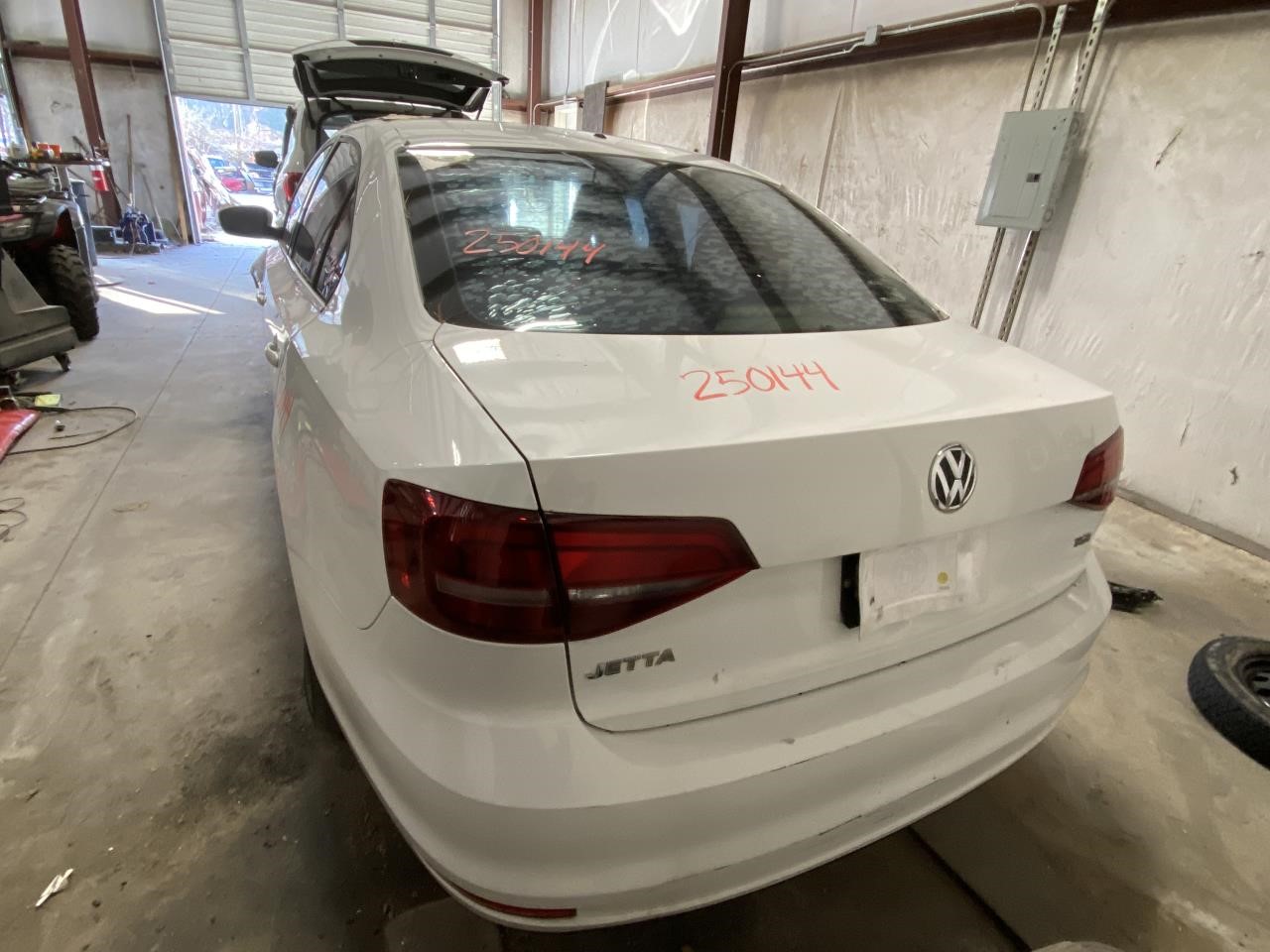 Vehicle/116085_02.jpg