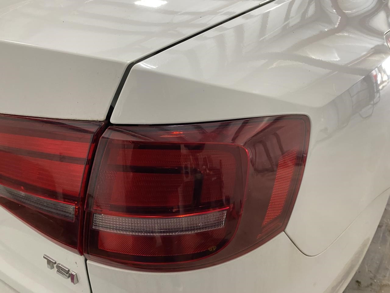 Vehicle/116085_12.jpg
