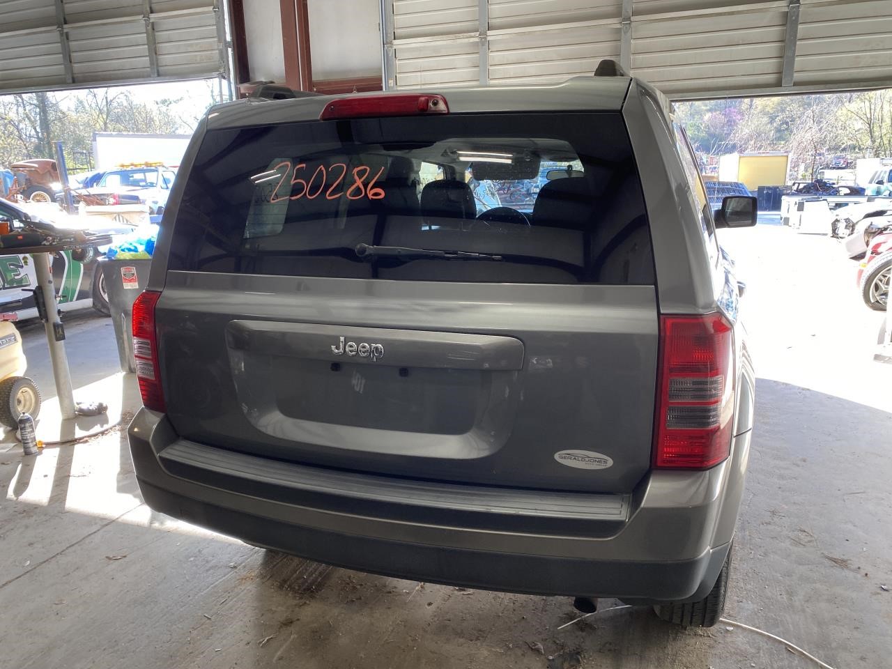Vehicle/117407_03.jpg