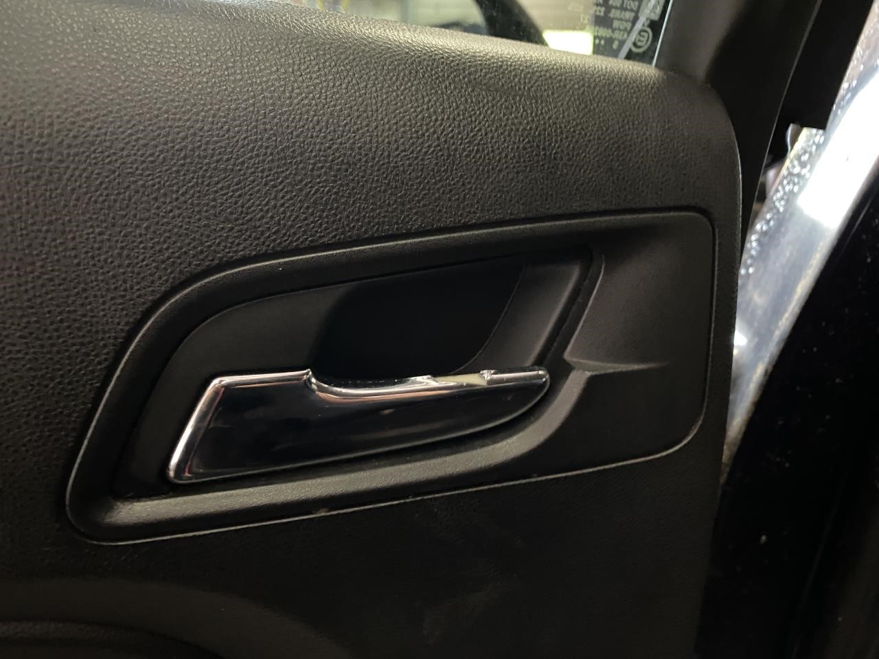 Vehicle/117979_33.jpg