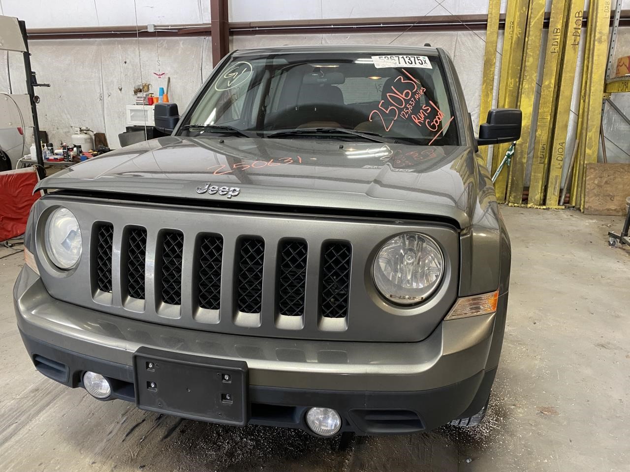 Vehicle/120285_01.jpg