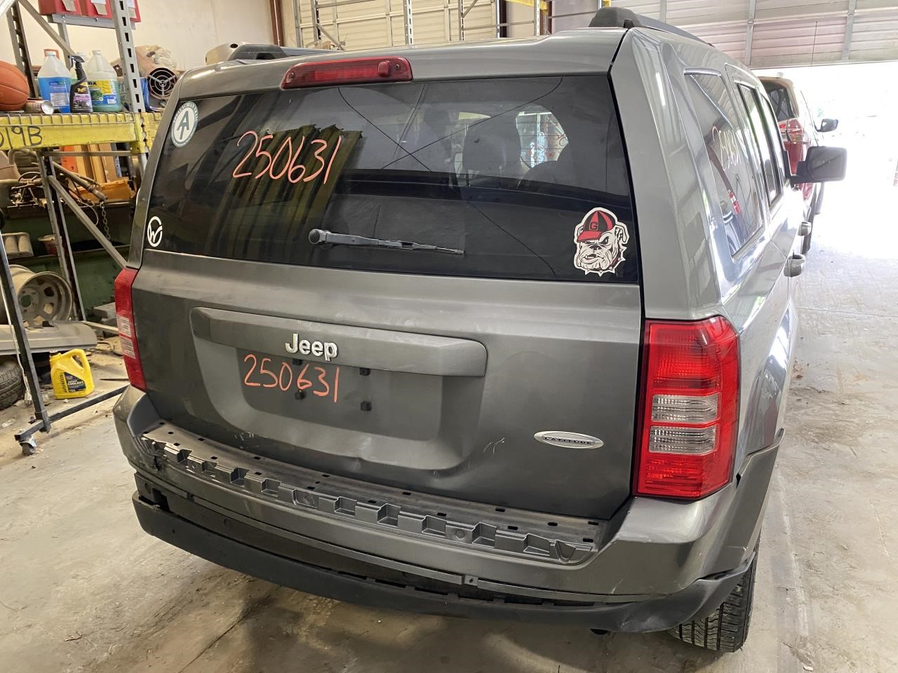 Vehicle/120285_03.jpg