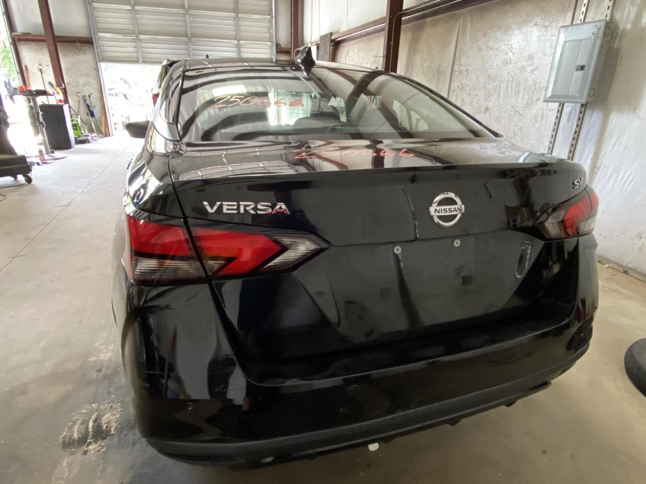 Vehicle/120794_02.jpg