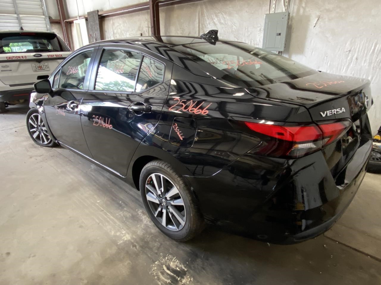 Vehicle/120794_11.jpg