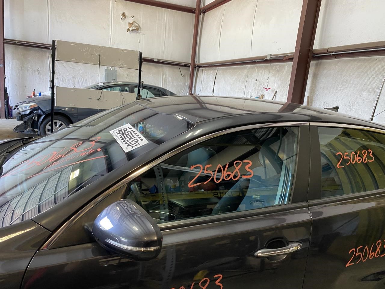 Vehicle/120964_12.jpg