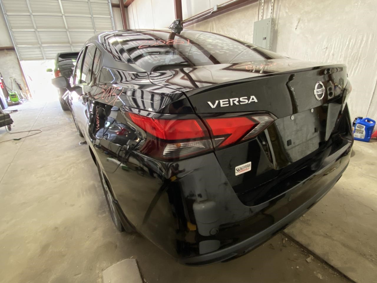 Vehicle/122262_02.jpg