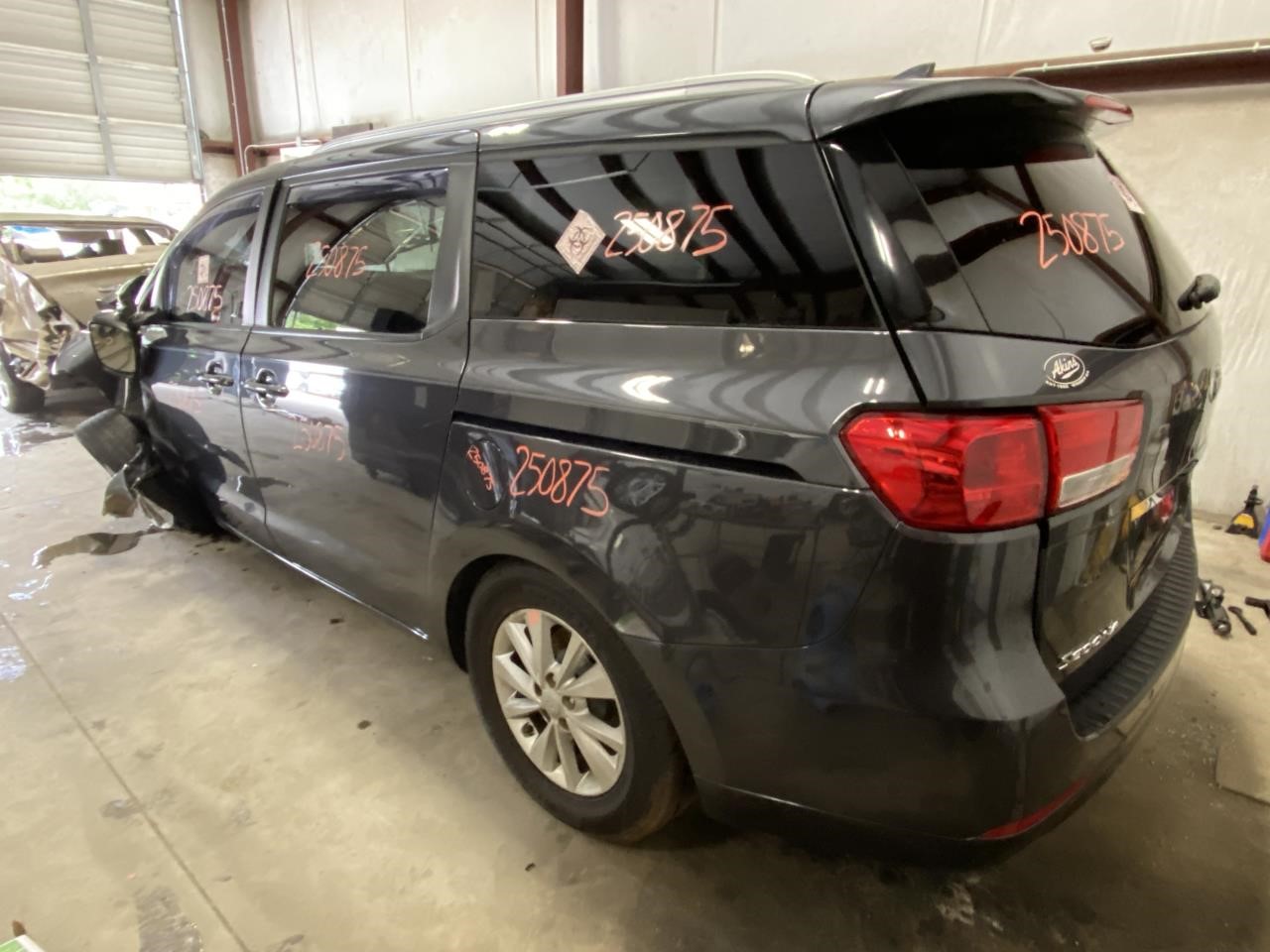 Vehicle/122431_11.jpg