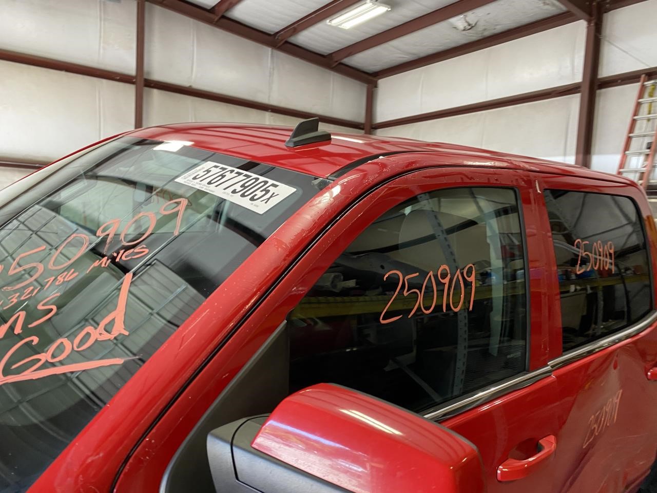 Vehicle/122713_10.jpg