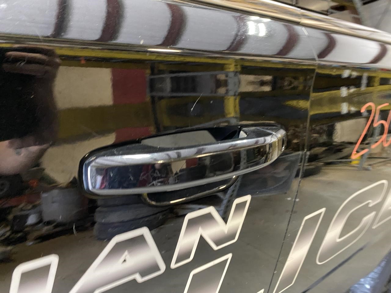 Vehicle/123342_08.jpg