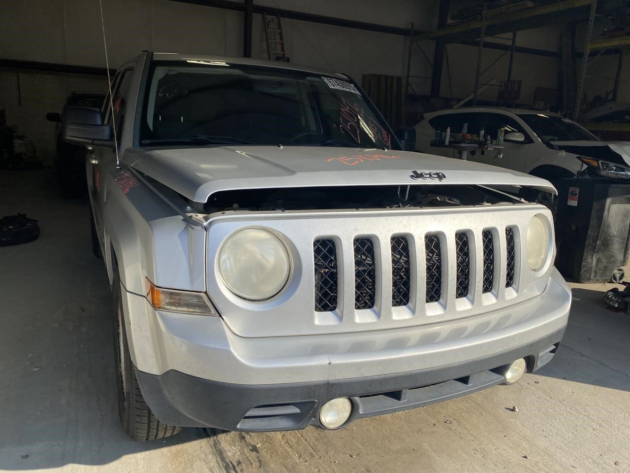 Vehicle/124069_04.jpg