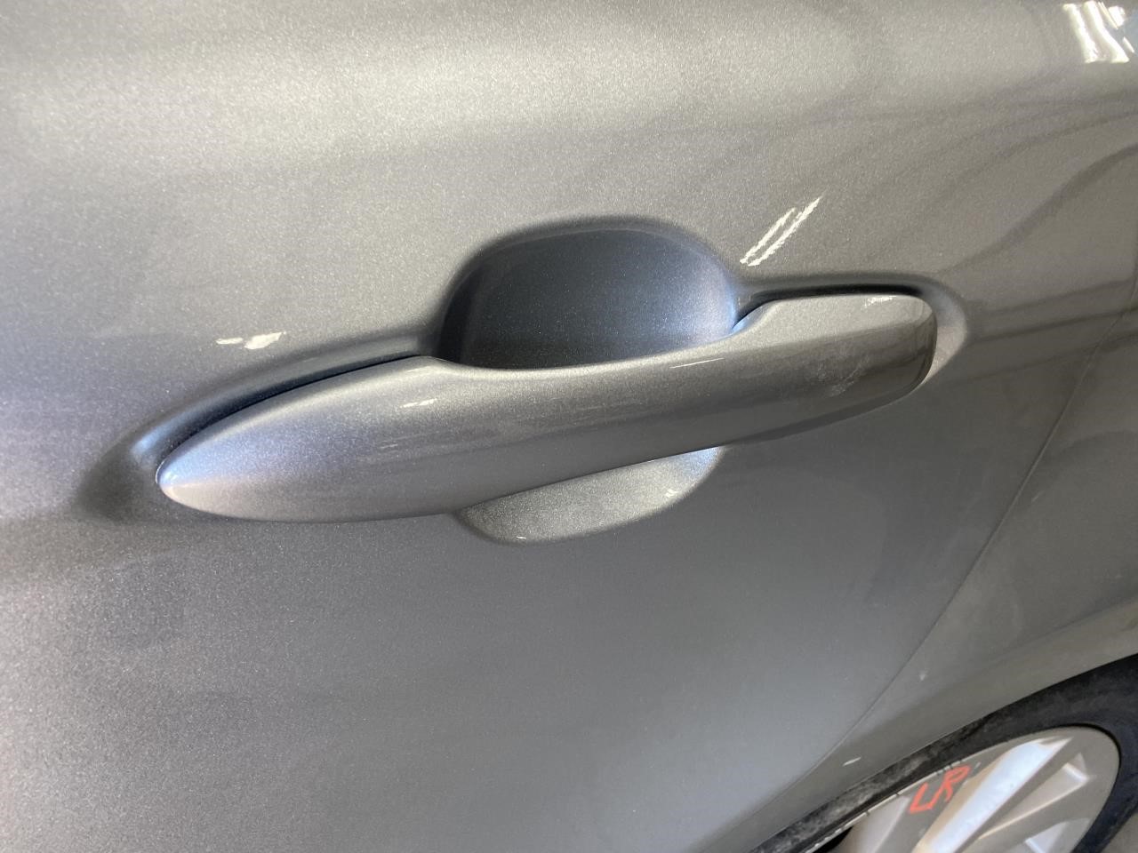 Vehicle/124307_07.jpg