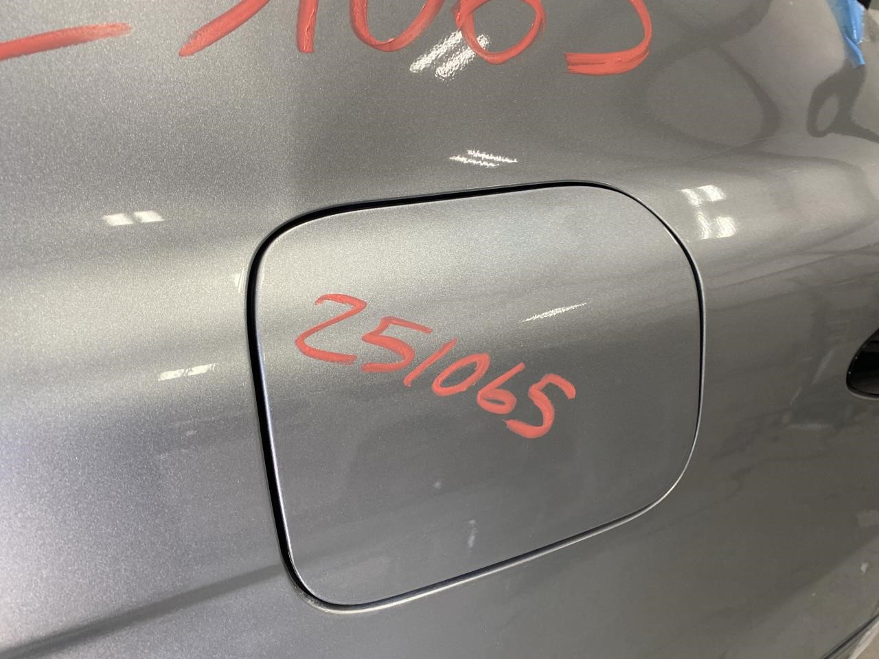 Vehicle/124307_08.jpg