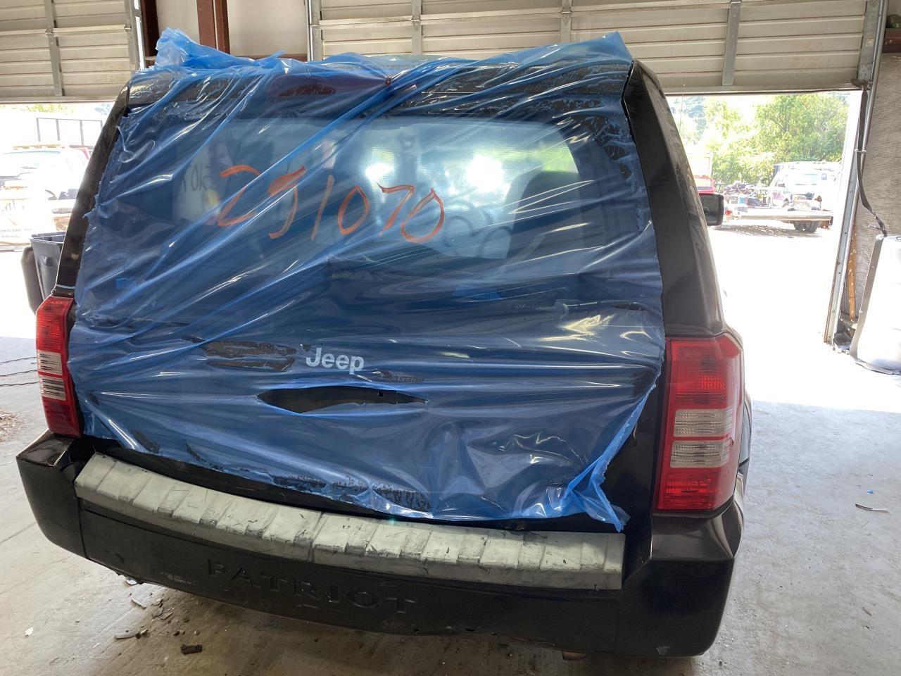 Vehicle/124358_03.jpg