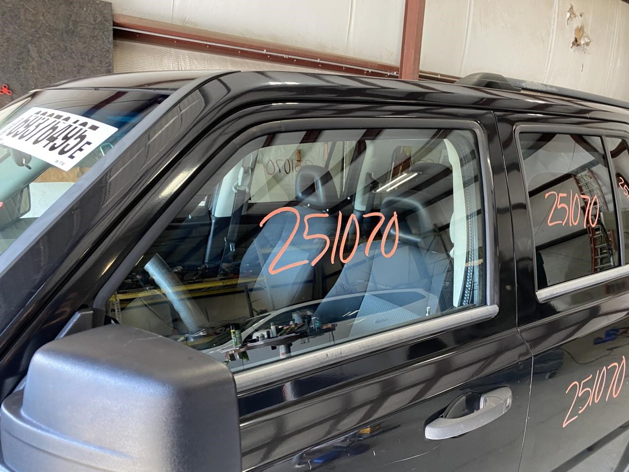 Vehicle/124358_10.jpg