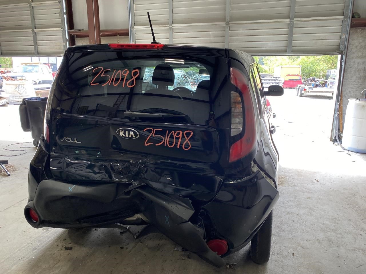Vehicle/124649_03.jpg