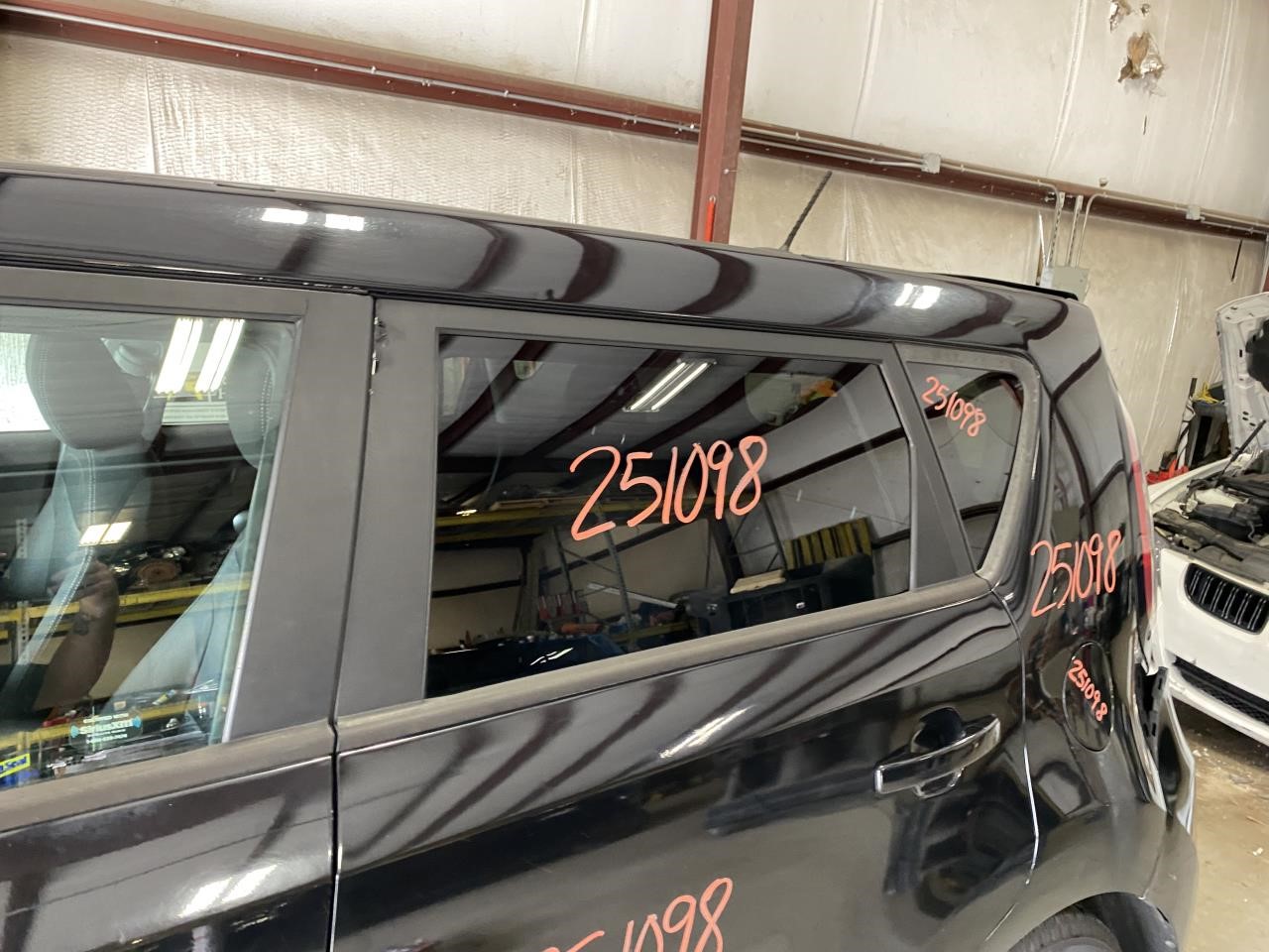 Vehicle/124649_12.jpg