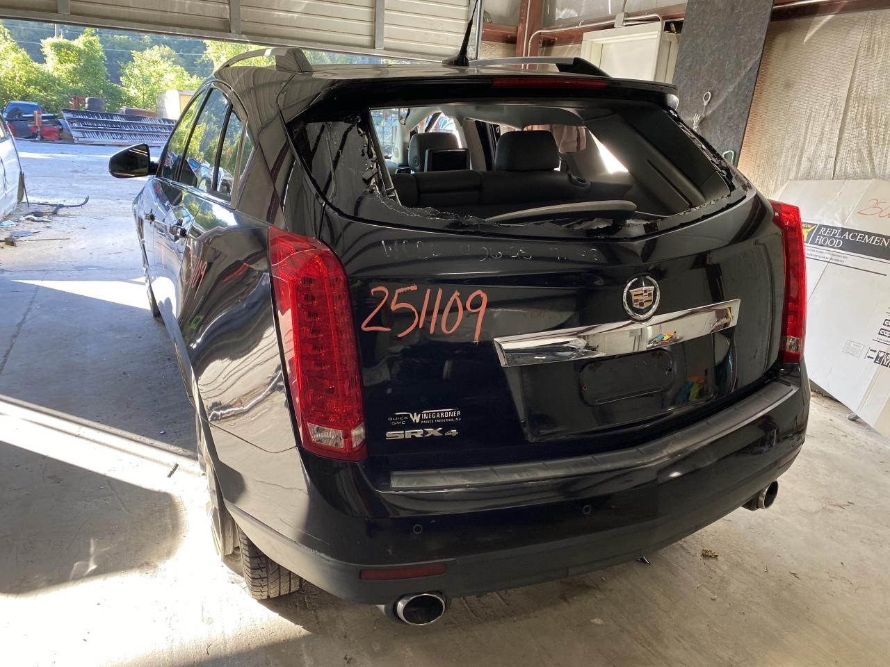 Vehicle/124704_02.jpg