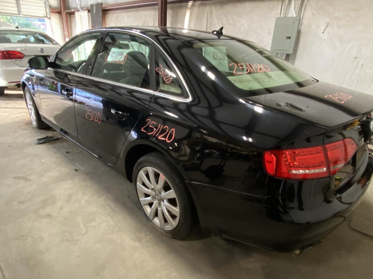 Vehicle/124716_15.jpg