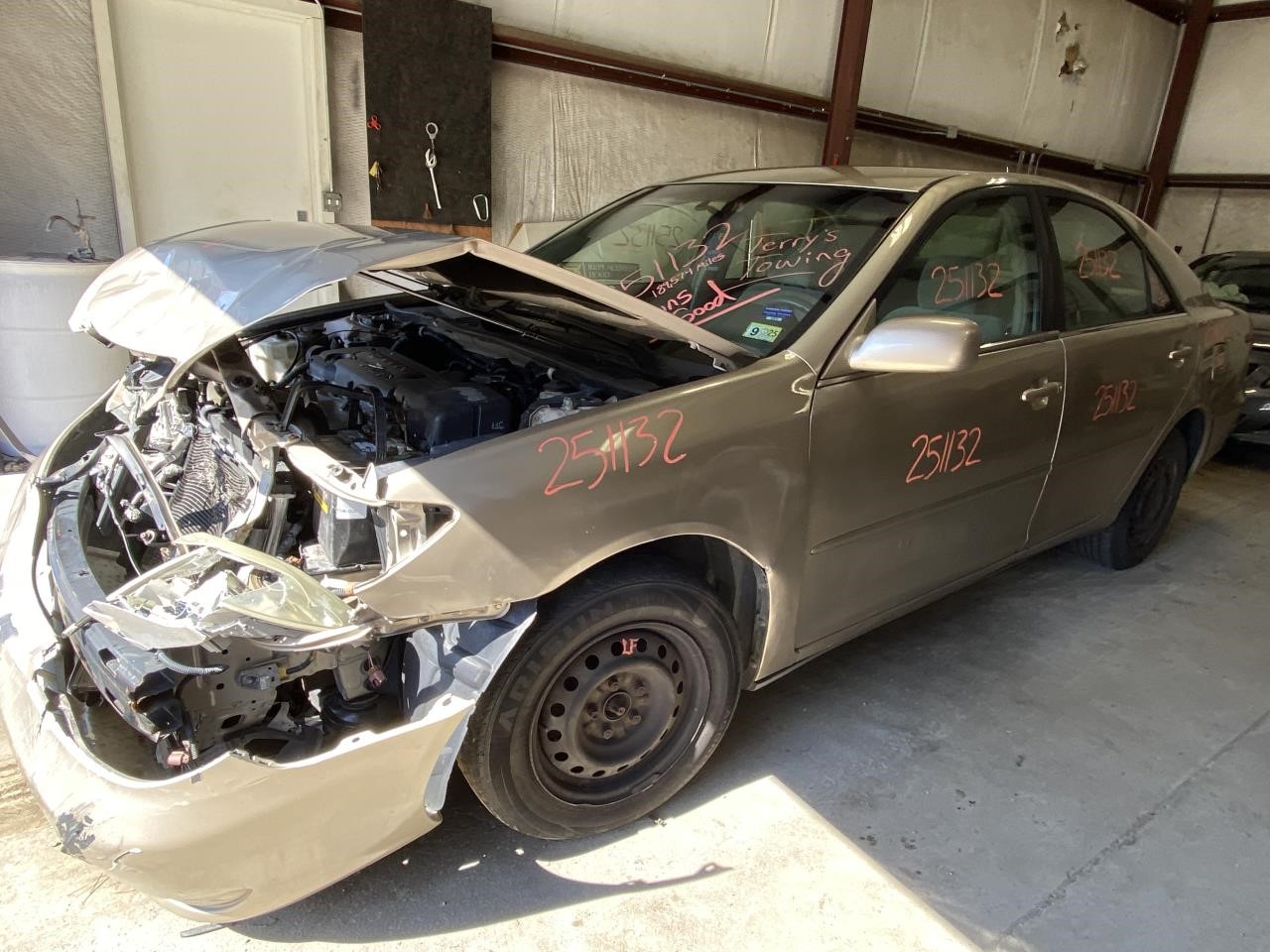Vehicle/124989_05.jpg