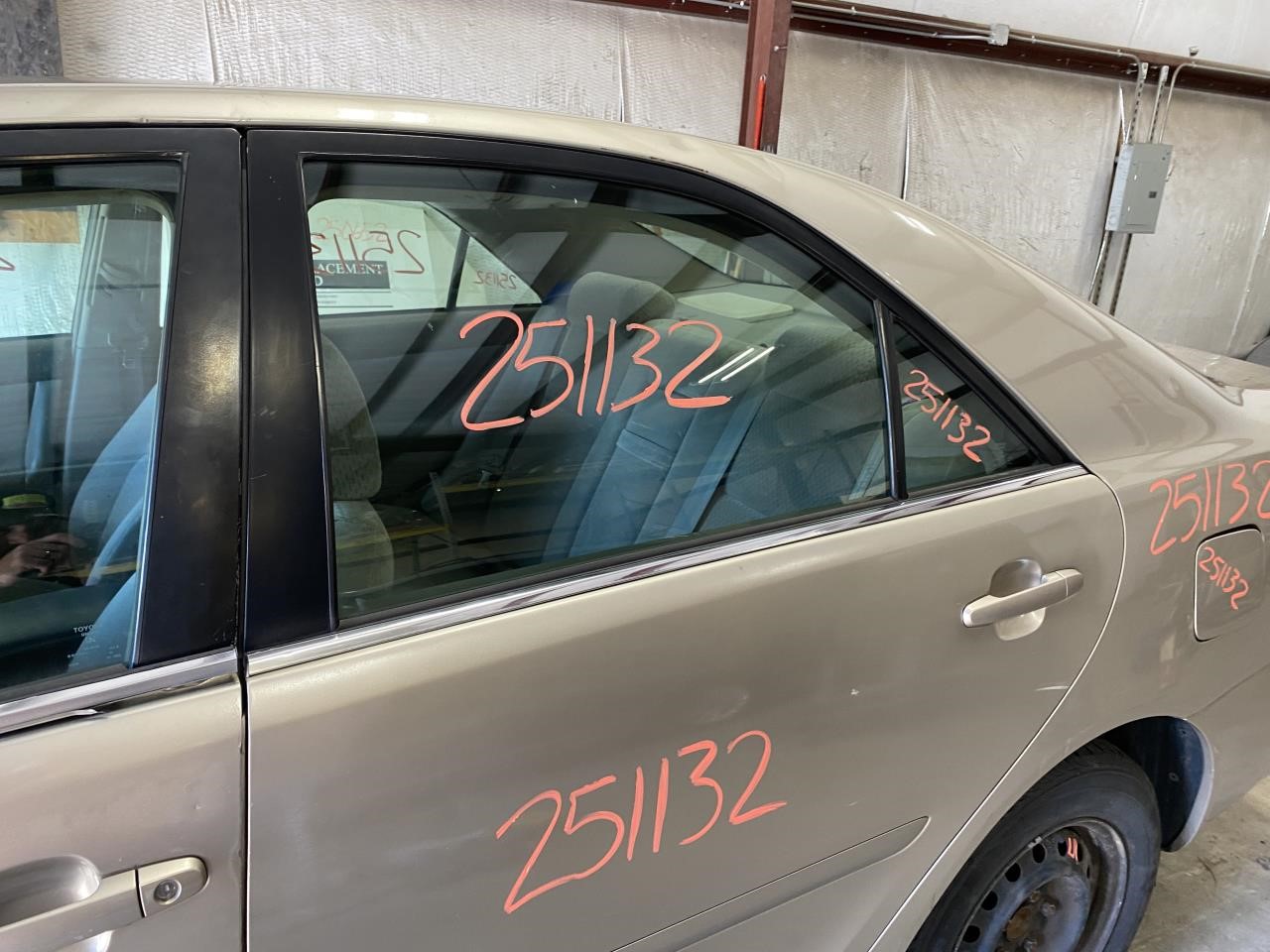 Vehicle/124989_08.jpg
