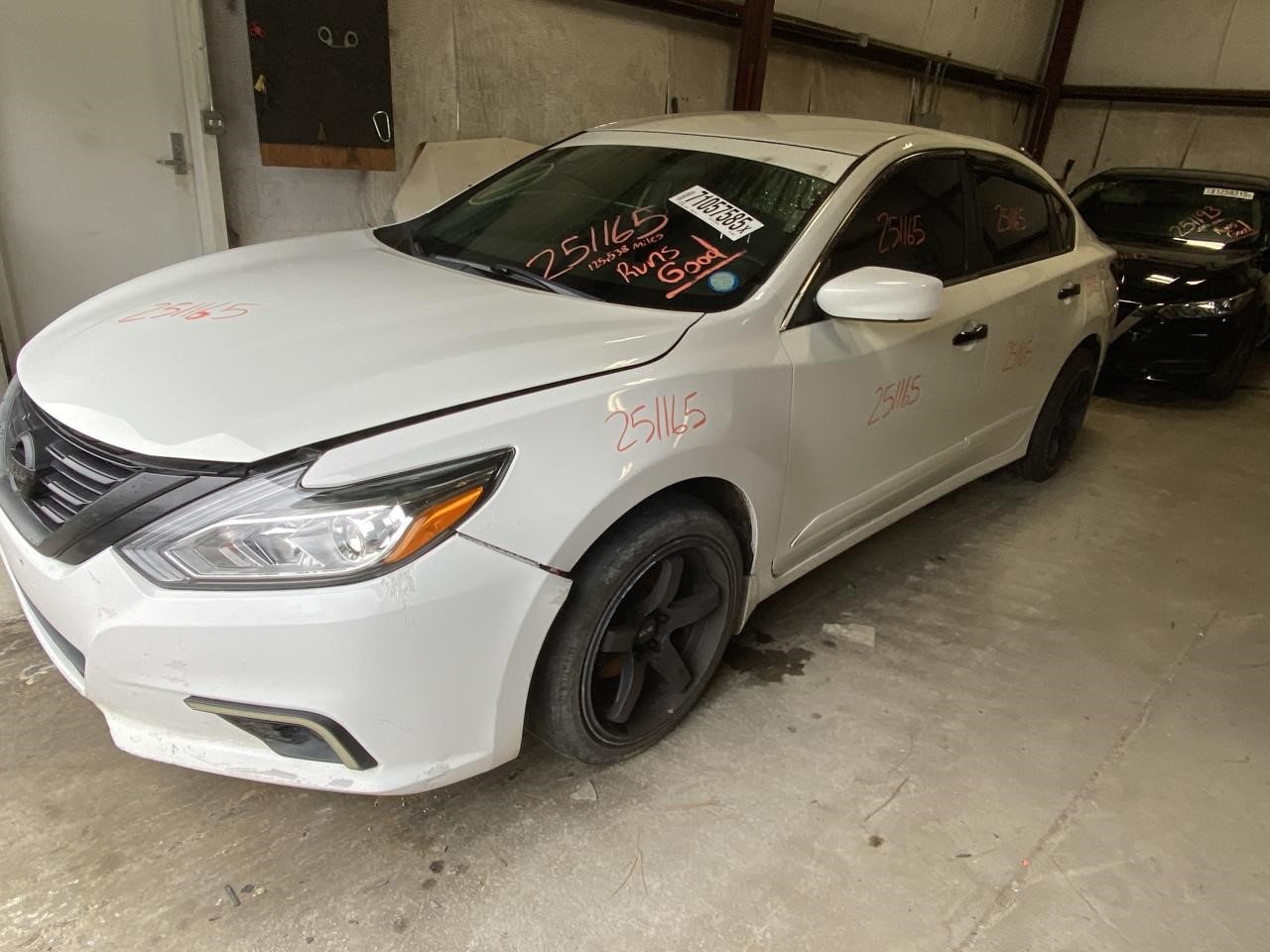 Vehicle/125598_12.jpg