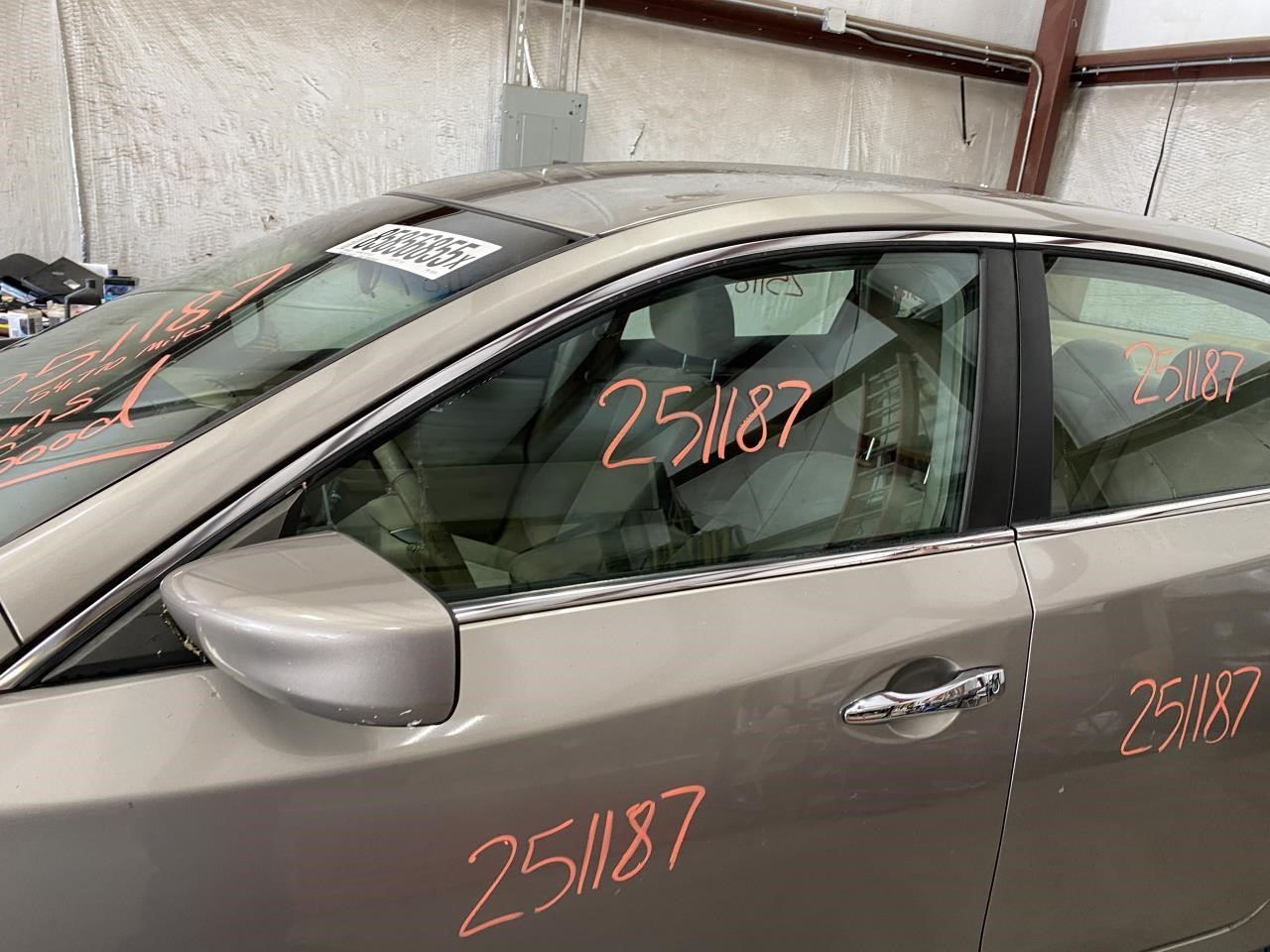 Vehicle/125700_10.jpg
