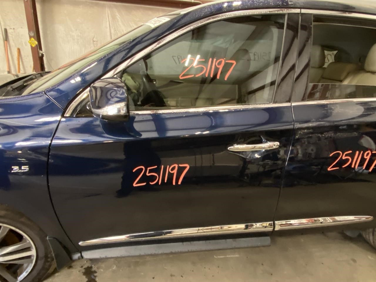 Vehicle/125808_11.jpg