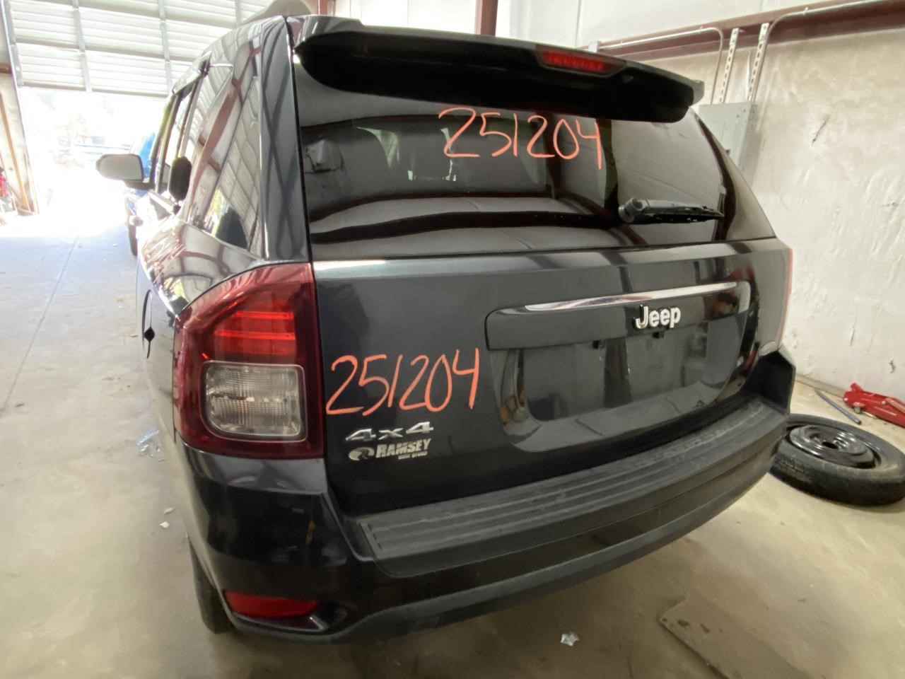 Vehicle/126022_02.jpg