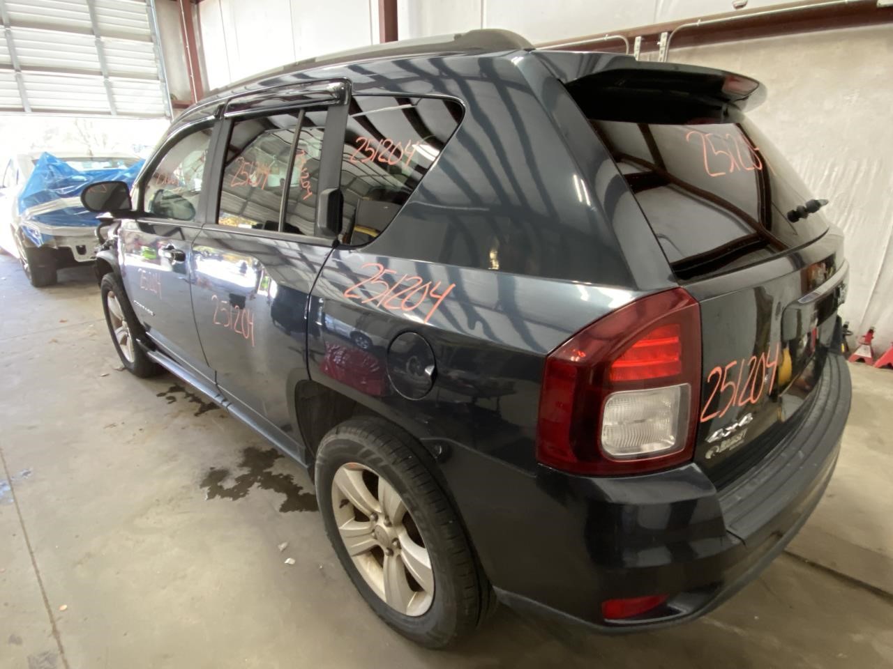 Vehicle/126022_11.jpg