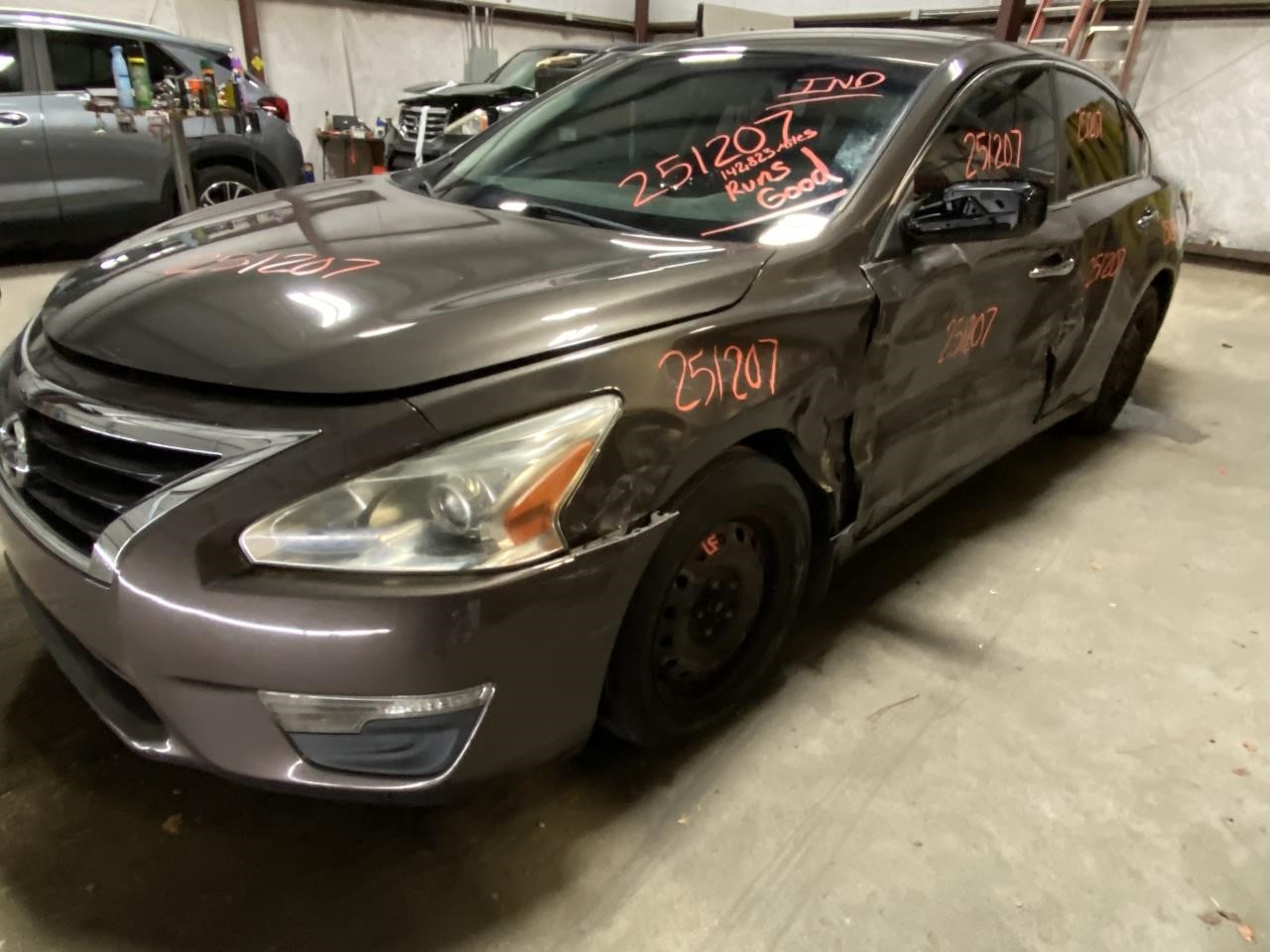 Vehicle/126032_11.jpg
