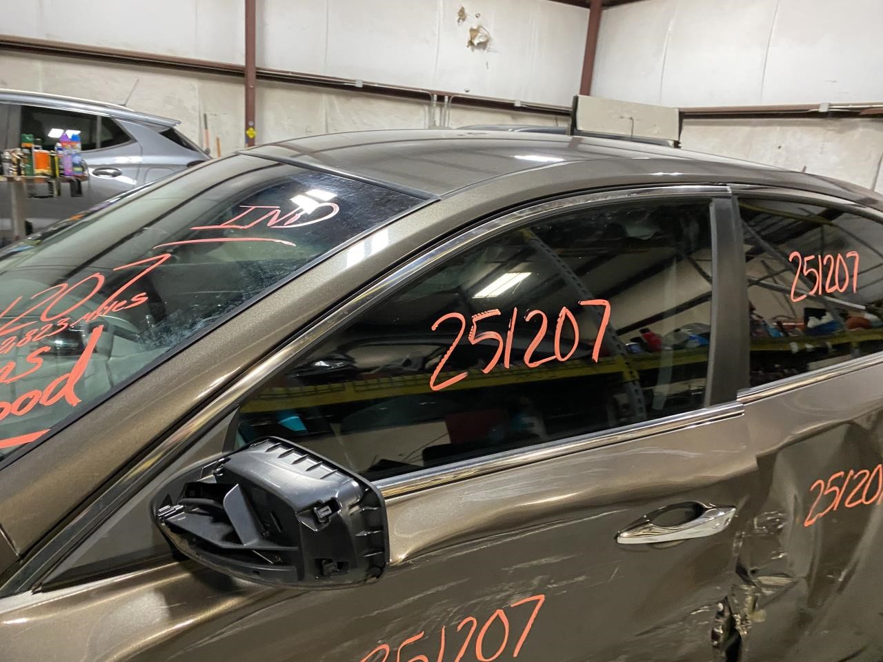 Vehicle/126032_12.jpg