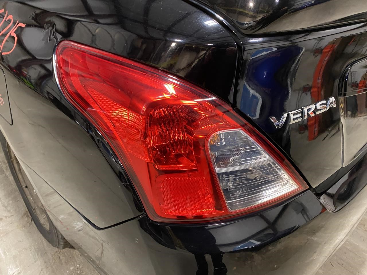 Vehicle/126042_11.jpg