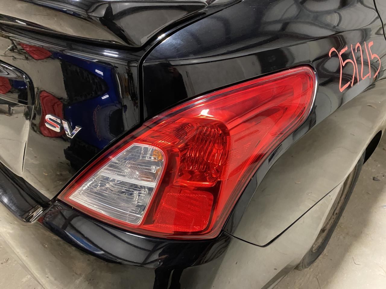Vehicle/126042_12.jpg