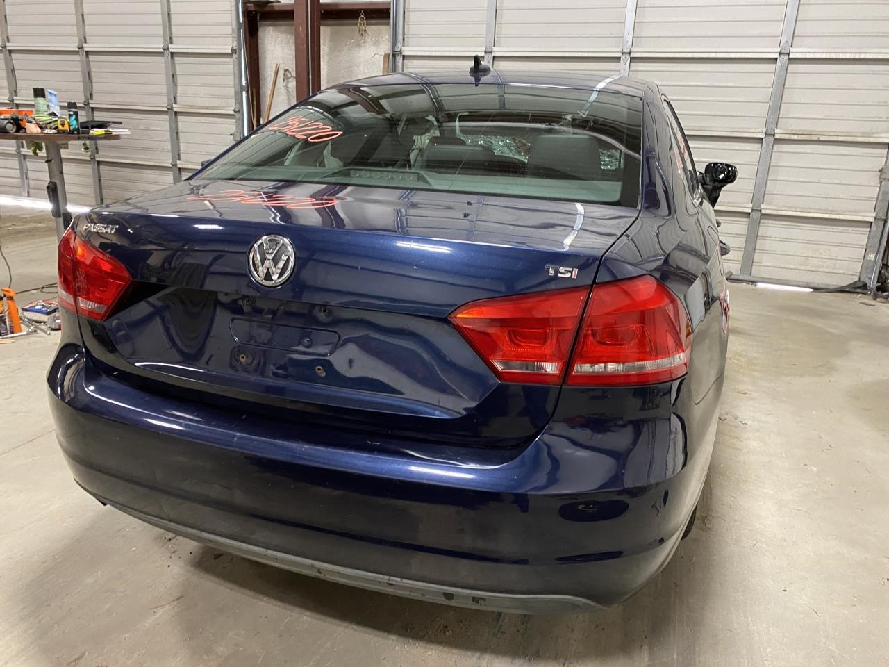 Vehicle/126047_03.jpg