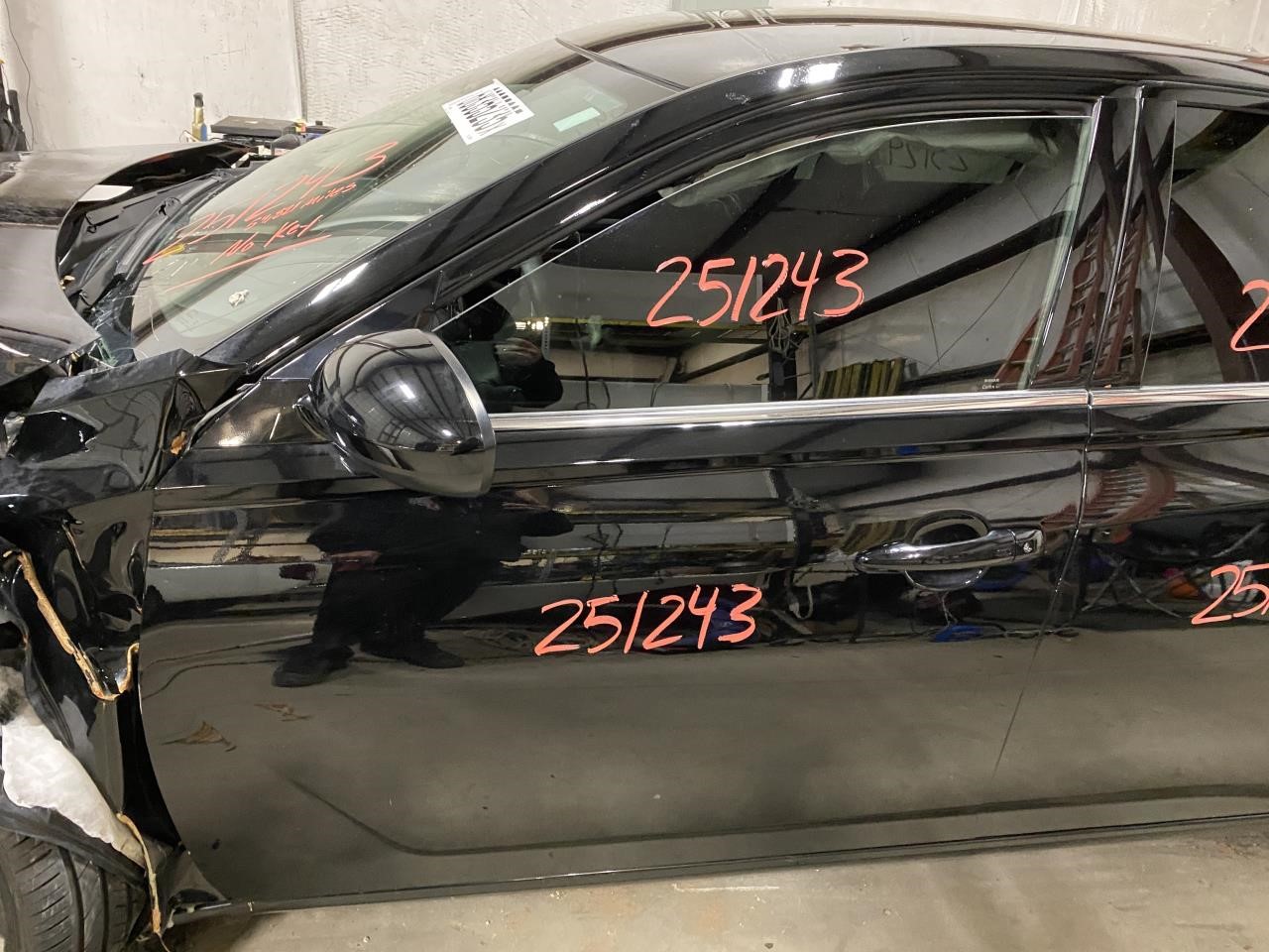 Vehicle/126256_08.jpg
