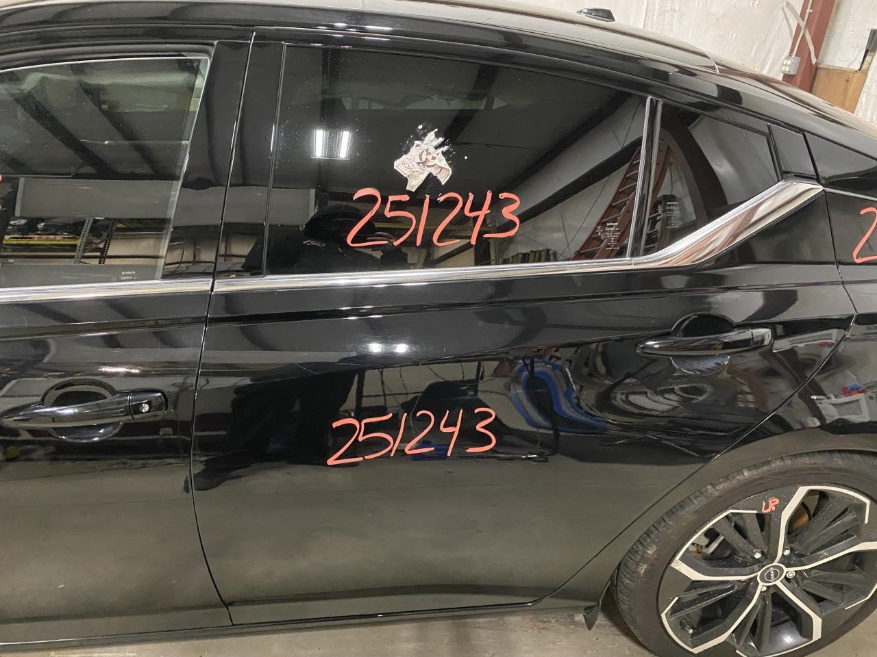 Vehicle/126256_09.jpg