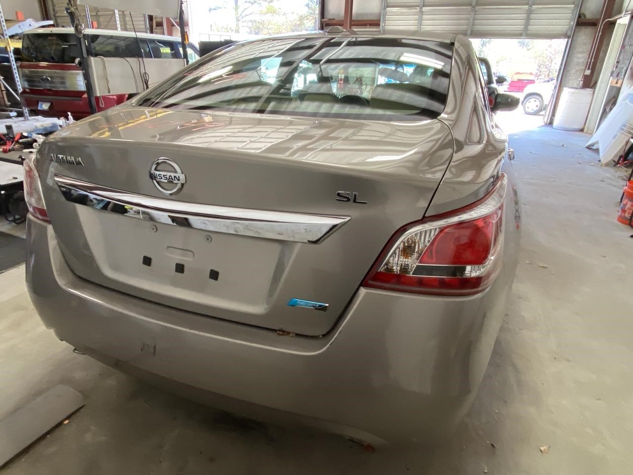Vehicle/126300_03.jpg