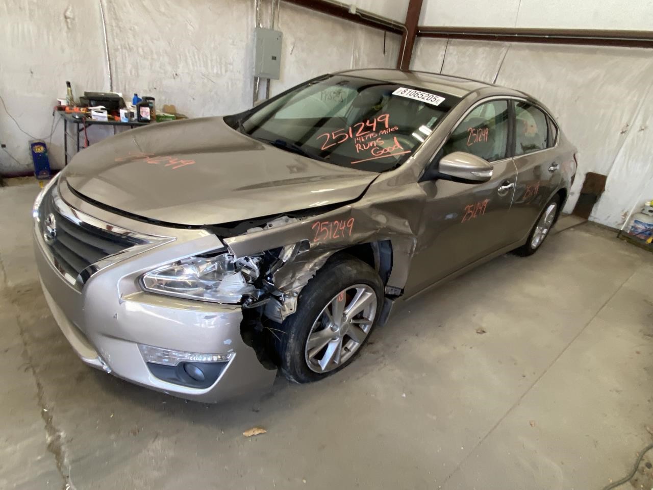 Vehicle/126300_12.jpg