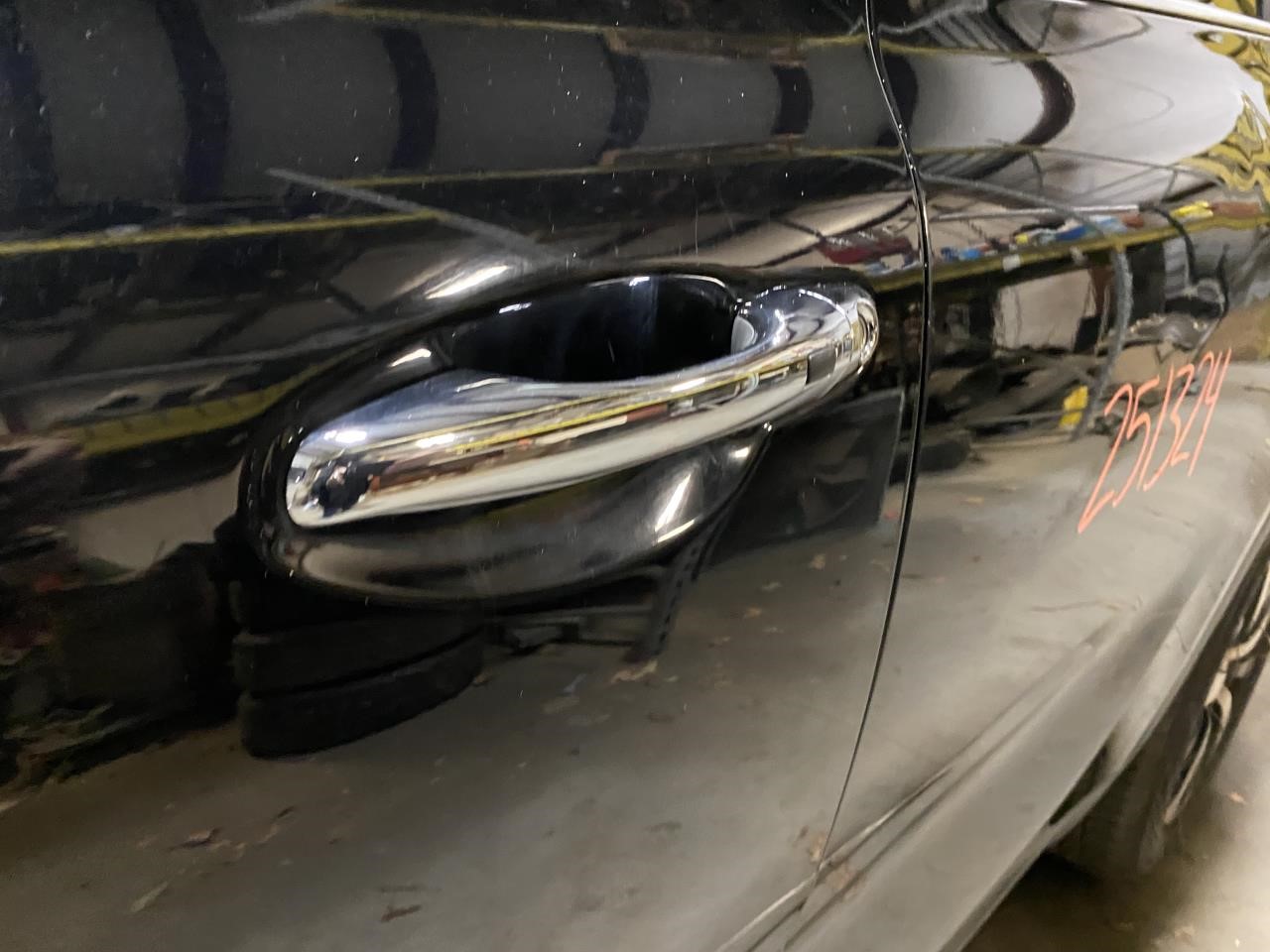 Vehicle/126860_11.jpg