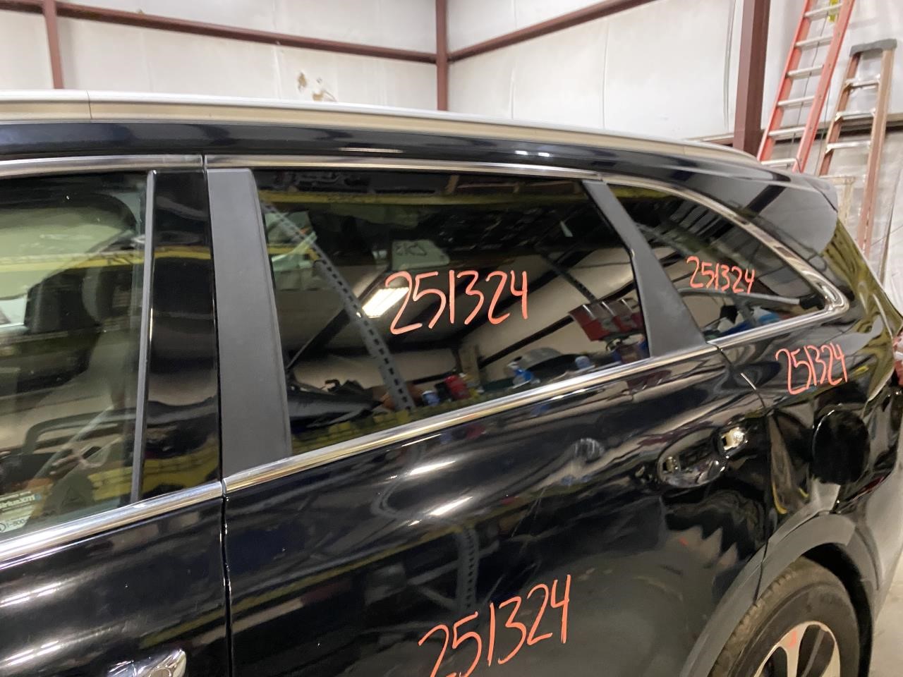 Vehicle/126860_12.jpg