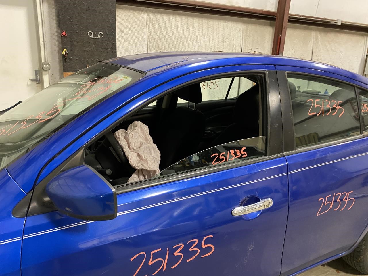 Vehicle/127110_06.jpg