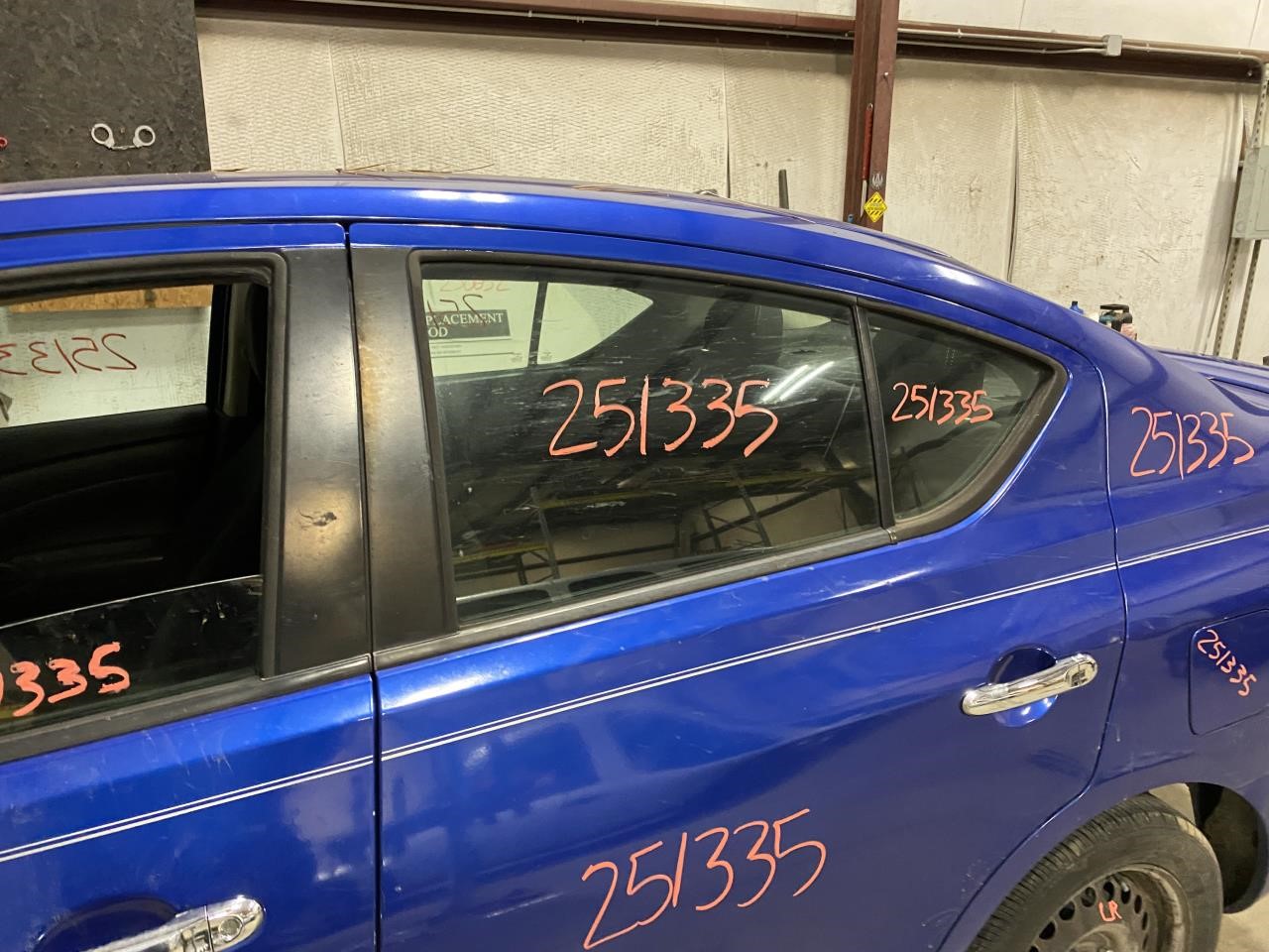 Vehicle/127110_08.jpg