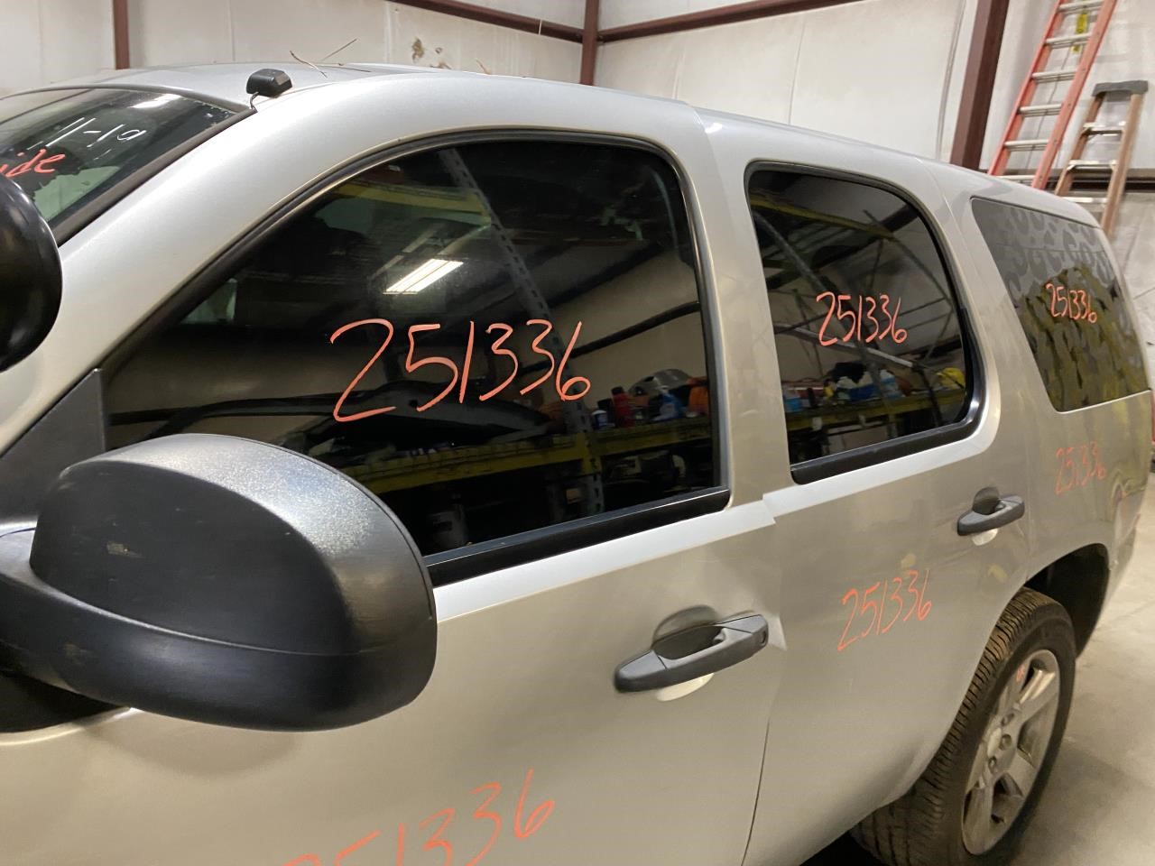 Vehicle/127111_06.jpg