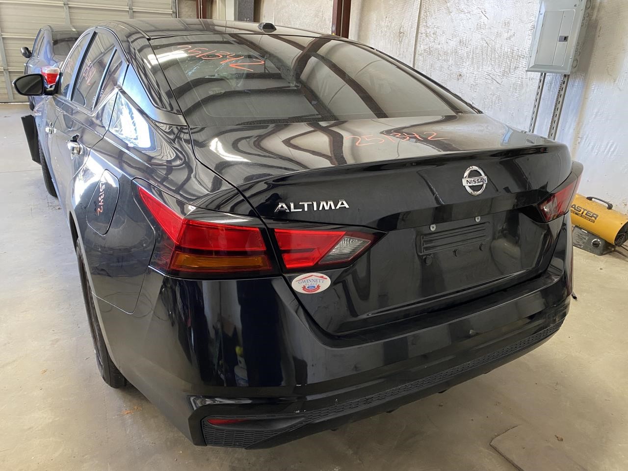 Vehicle/127152_02.jpg