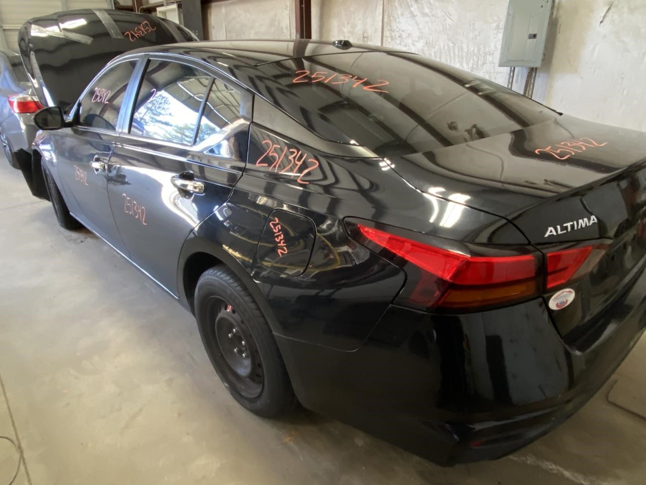 Vehicle/127152_10.jpg
