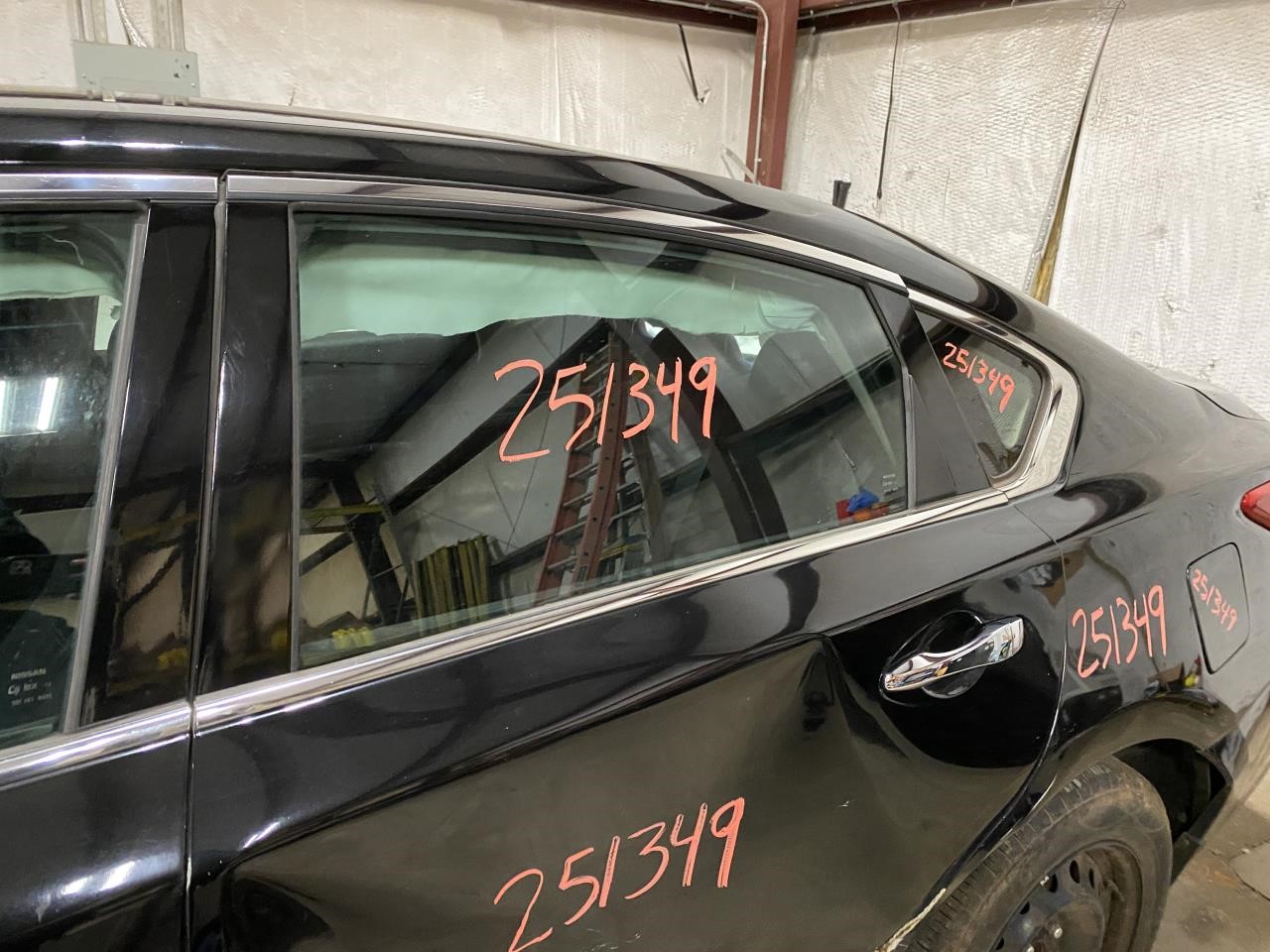 Vehicle/127191_08.jpg