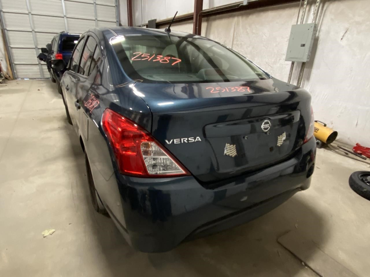 Vehicle/127462_02.jpg