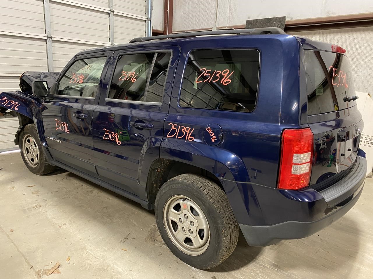 Vehicle/127497_09.jpg